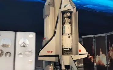 Fasten your seatbelts! We’ll take off with a look inside the digital cockpit revolution!