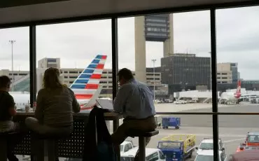 Frugal Flying: 10 ways to save money on flights